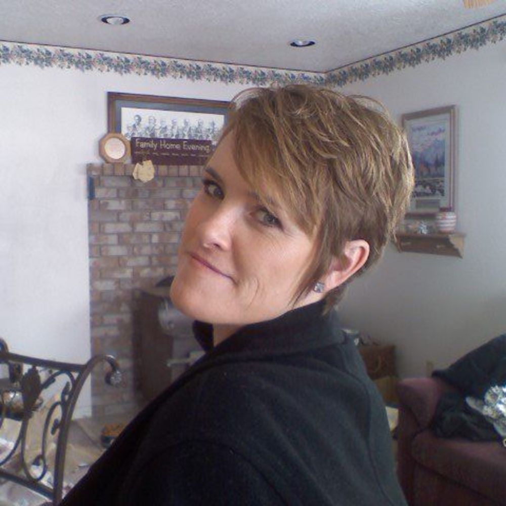 Meet your Posher, Adrienne